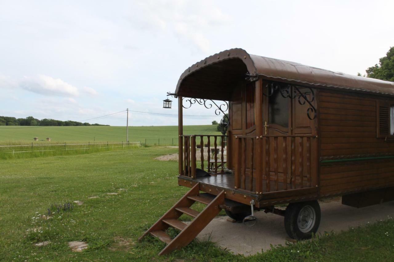 Semezanges Roulotte Montfee Bed & Breakfast エクステリア 写真